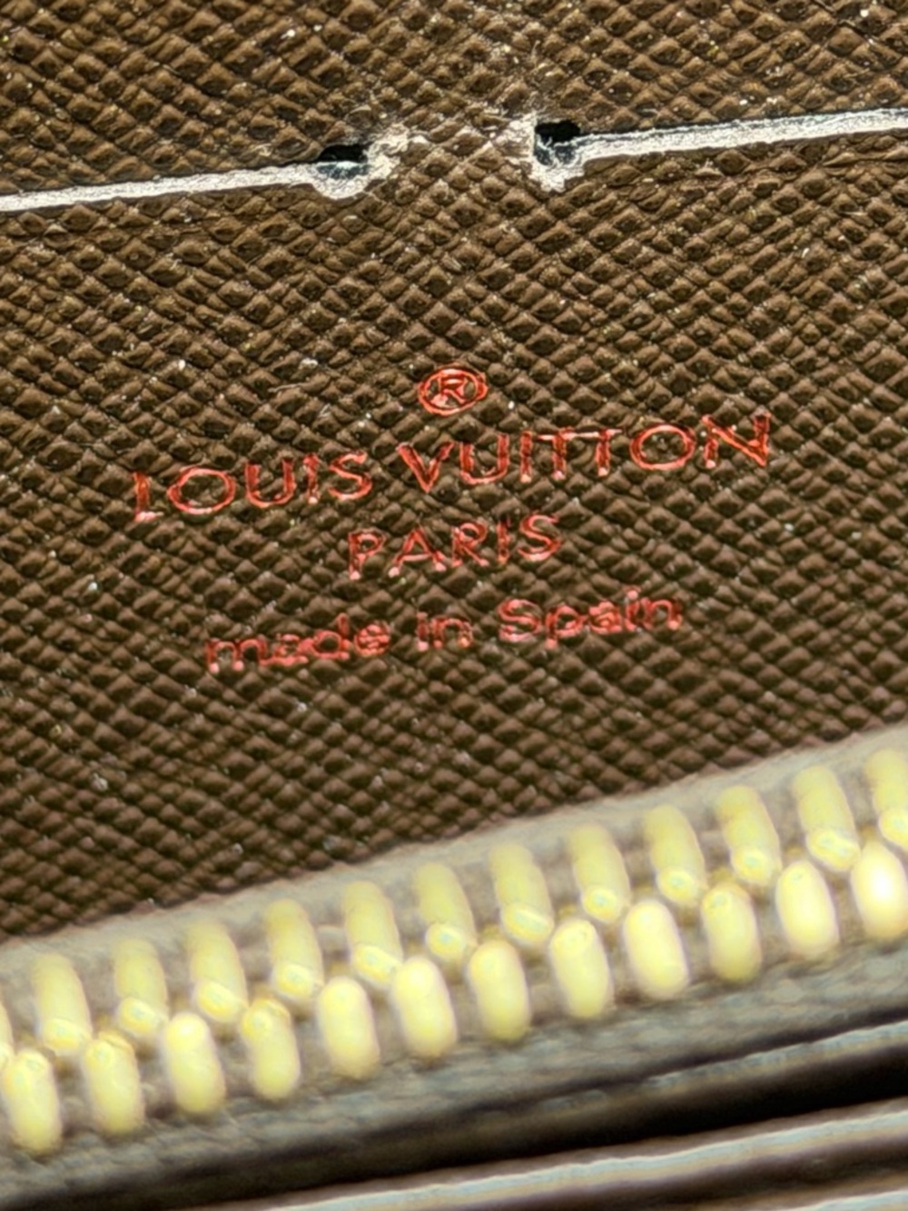 PRE LOVED AUTHENTIC Louis Vuitton Damier Ebene Zippy Wallet - Picture 10 of 11